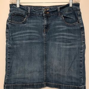 Traditional jean skirt, back slit for comfort